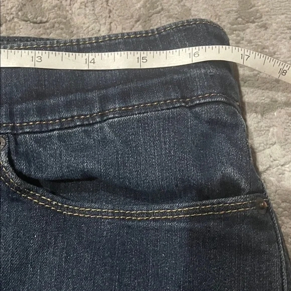 Levi’s High Rise Dark Blue Jeans - Picture 5 of 12